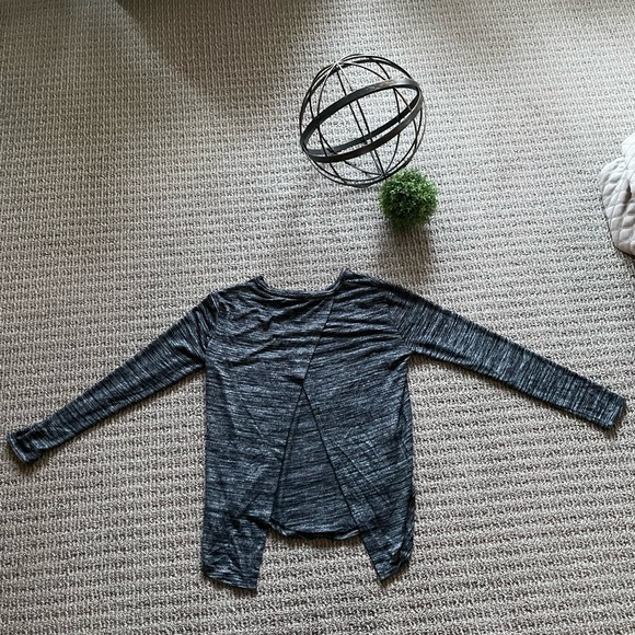 RD style long sleeve backless shirt - Picture 2 of 3